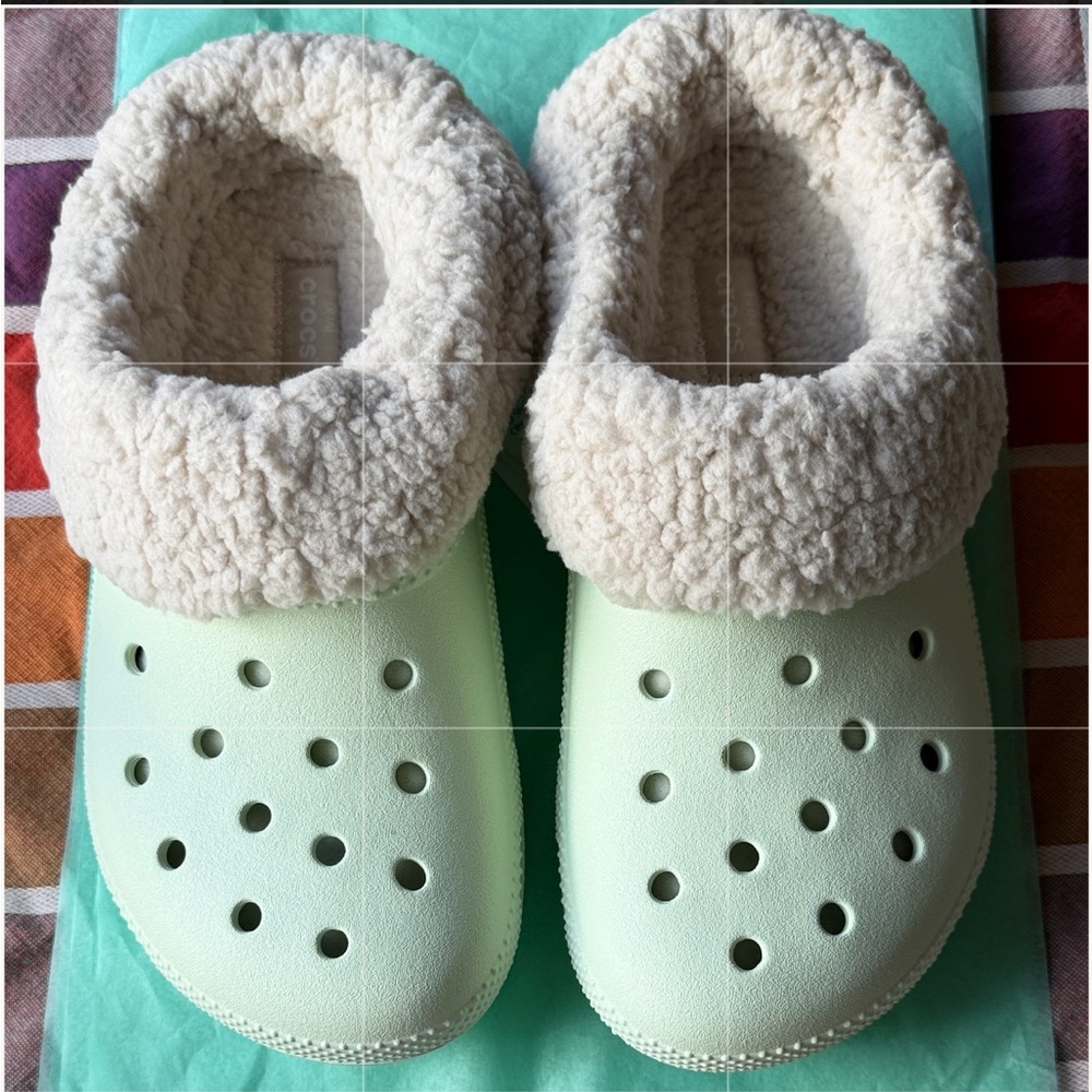 🛌 CROCS LINED CLOGS 🛌 NWT 🛌 - Picture 3 of 16